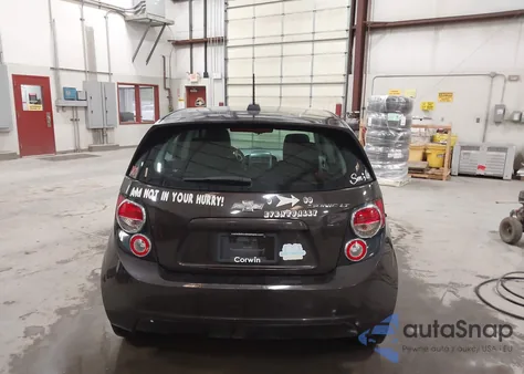 2015 Chevrolet Sonic Lt Auto из США, поврежденный, VIN 1G1JC6SH6F4153588